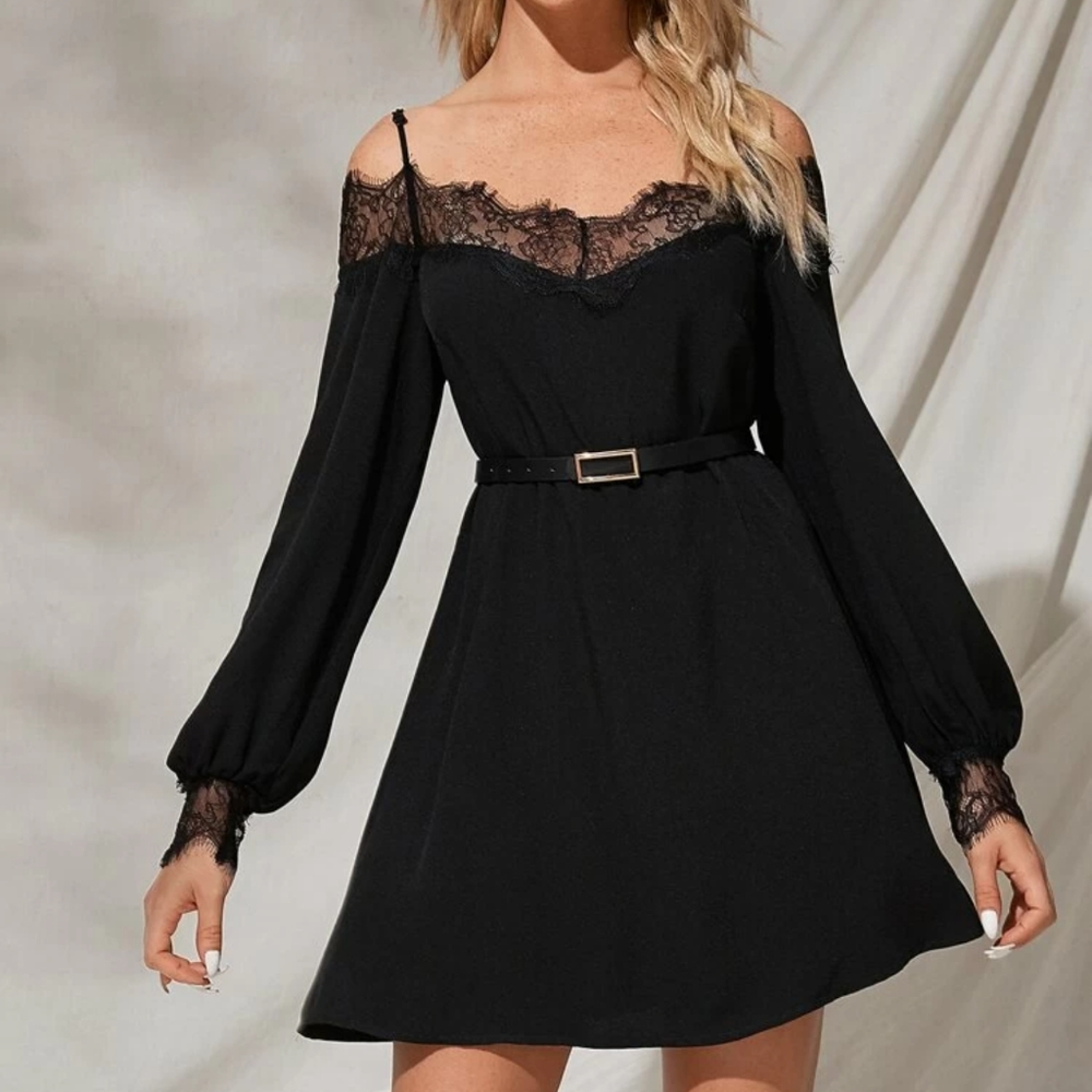Cold shoulder lace dress - without belt - Picture 4 of 5